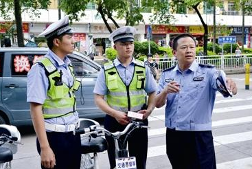 兰州市交警曝光62名严重交通违法人员